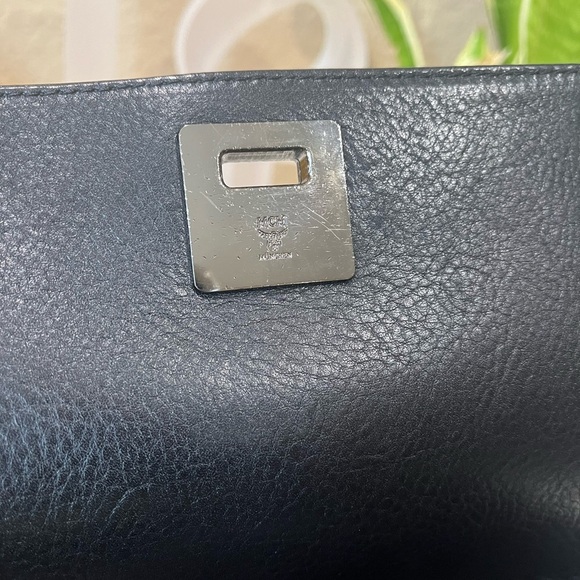 MCM BLACK EMBOSSED LEATHER MESSENGER BAG - Picture 9 of 15